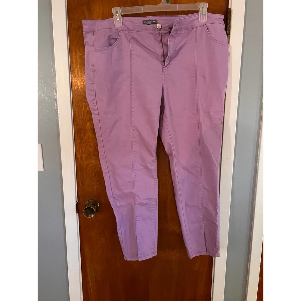 Woman's Jessica London light purple capris sz 20w